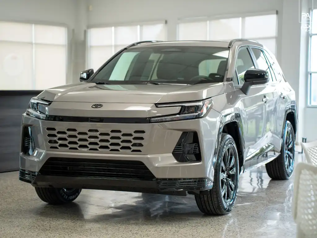 2026 Toyota RAV4 Hybrid SE FWD's photo