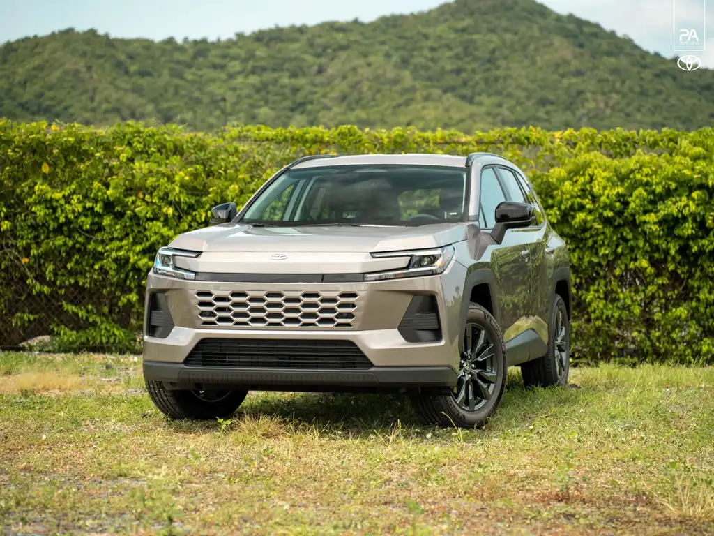 2026 Toyota RAV4 Hybrid XLE Premium FWD's photo