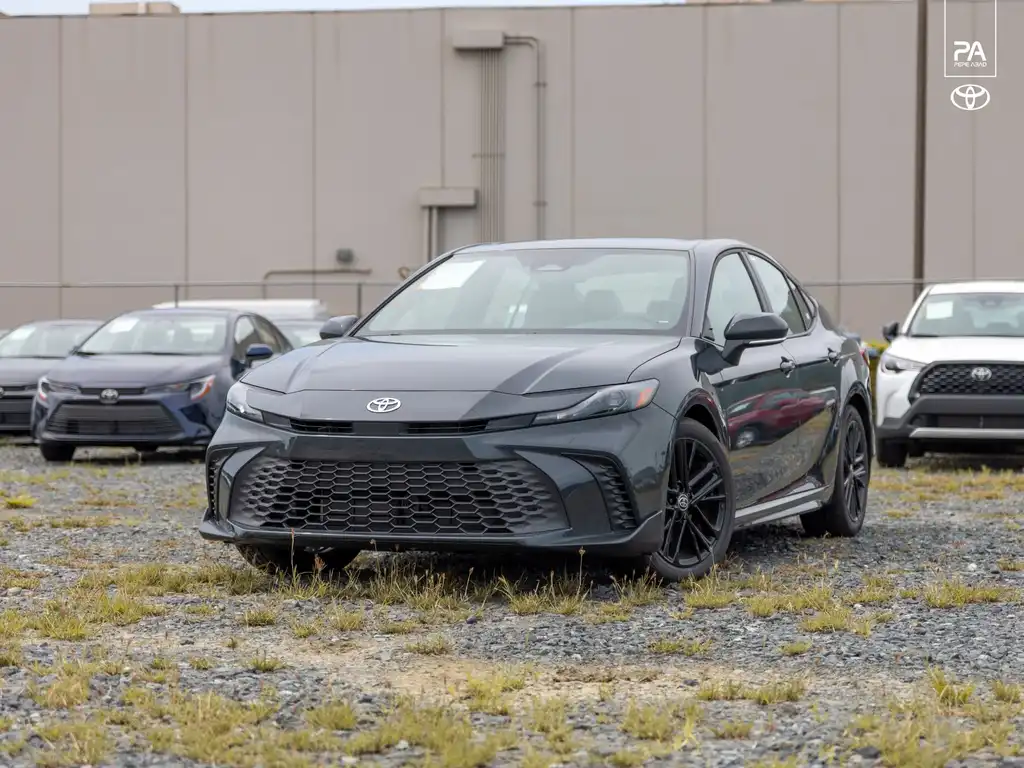 2026 Toyota Camry SE Hybrid's photo
