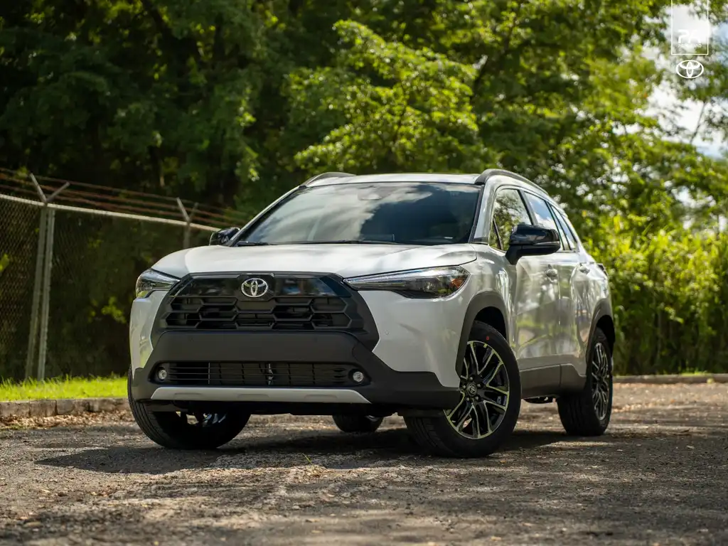 2026 Toyota Corolla Cross XLE FWD's photo