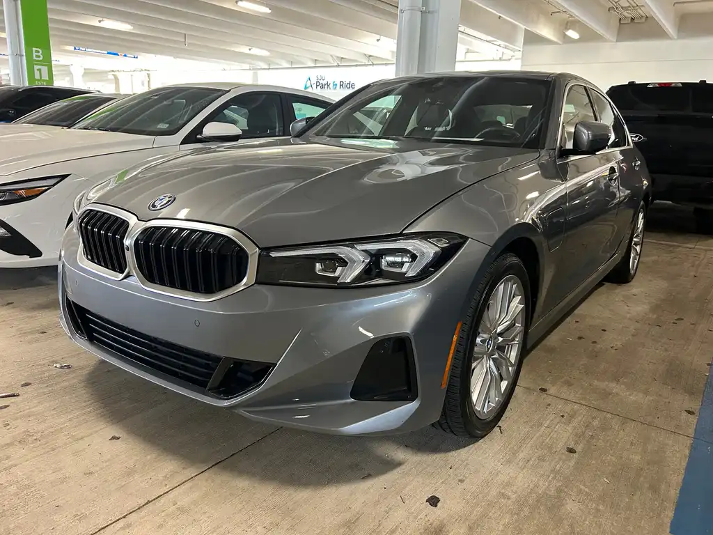 2024 BMW 3 Series 330e Sedan's photo