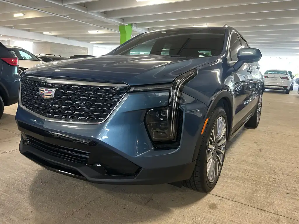 2024 Cadillac XT4 Premium Luxury's photo