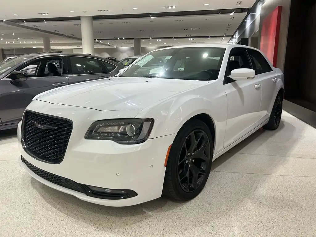2021 Chrysler 300 S's photo