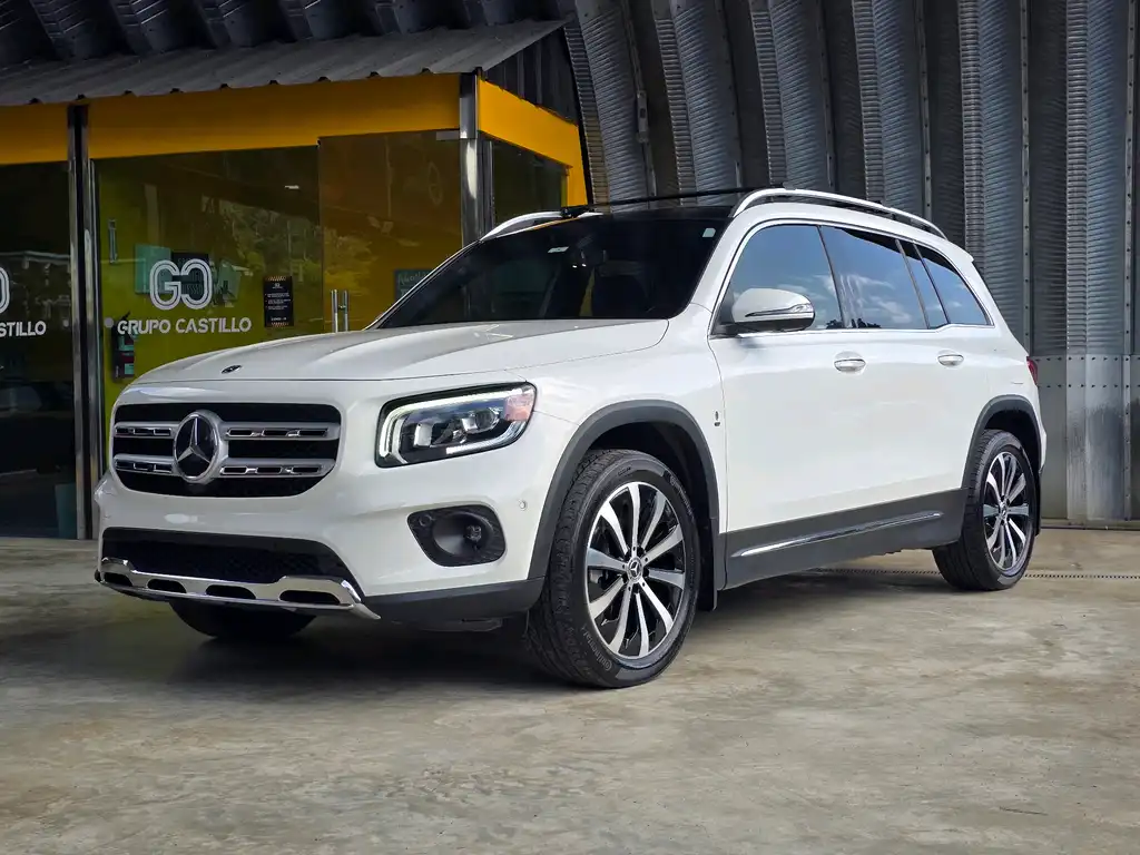 2021 Mercedes-Benz GLB GLB250's photo