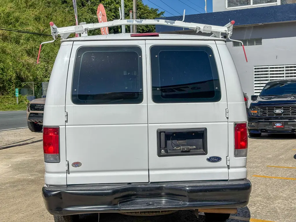2014 Ford E-Series E-150 Van photo 5