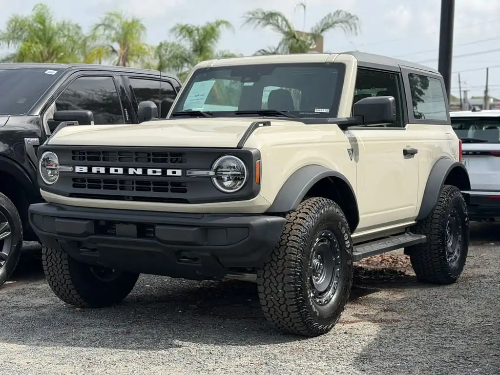 2025 Ford Bronco Base 4x4's photo