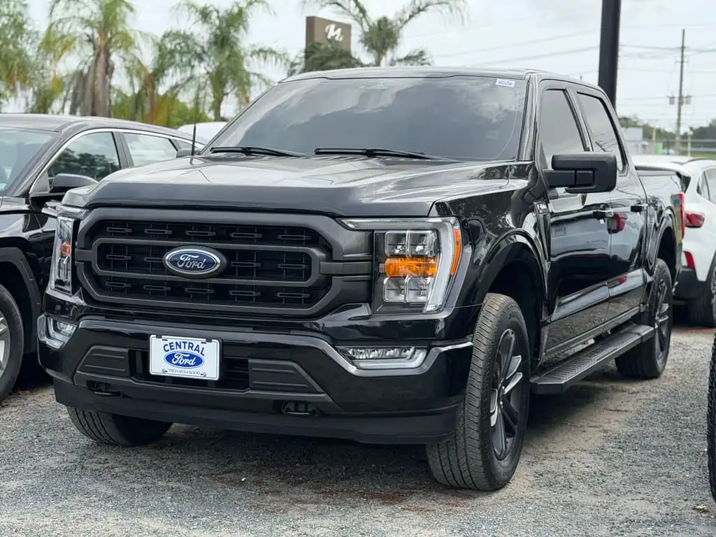 2023 Ford F-150 XL 4x4 SuperCrew 5-1/2 Box's photo