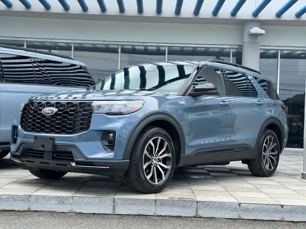 2026 Ford Explorer ST-LINE RWD's photo