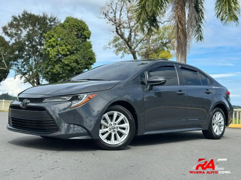 2023 Toyota Corolla LE's photo