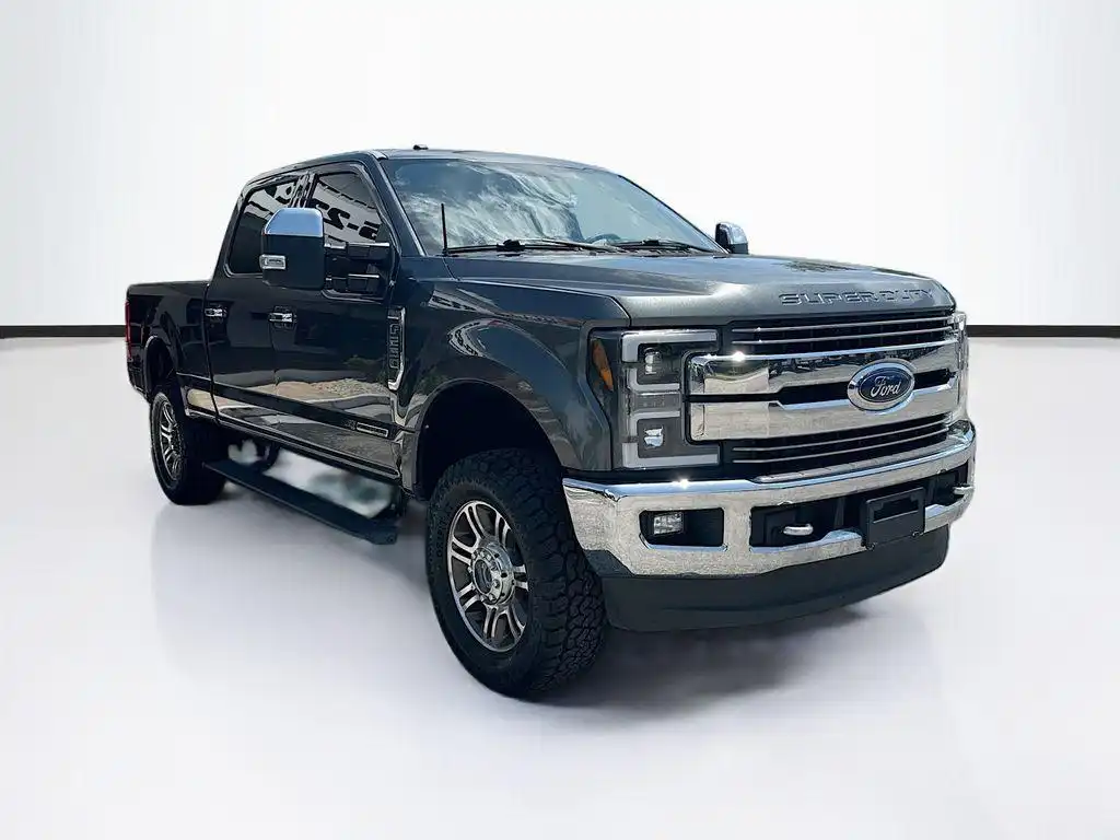 2017 Ford F-250 Lariat 4x4 Crew Cab 8' Box's photo