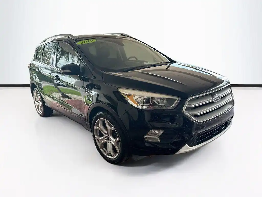 2019 Ford Escape Titanium's photo