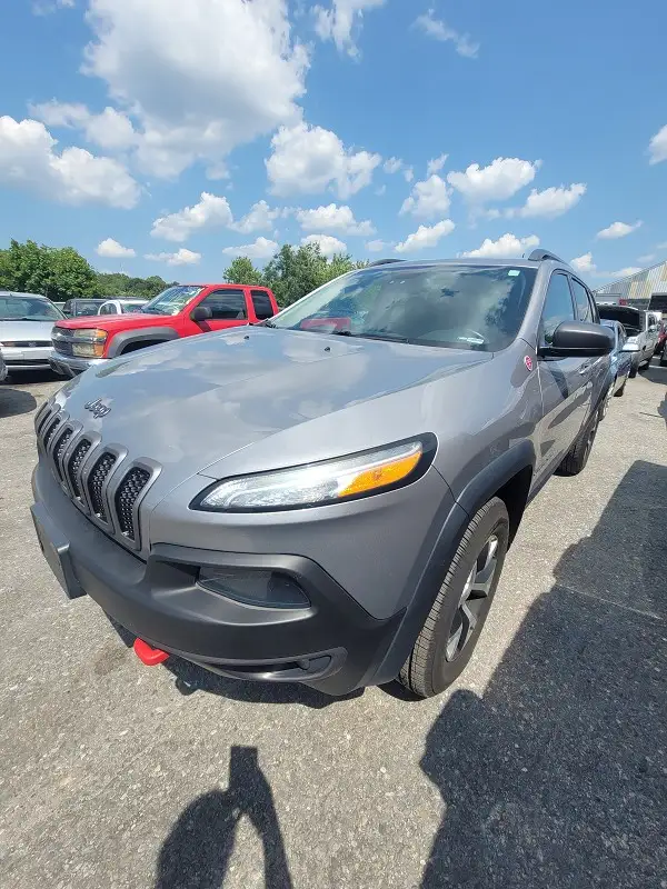 2017 Jeep Cherokee Trailhawk 4X4 photo 1