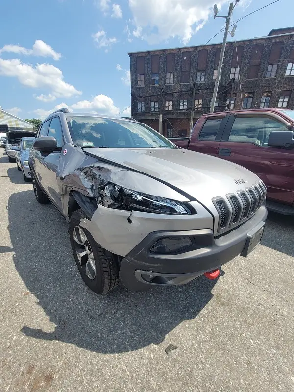 2017 Jeep Cherokee Trailhawk 4X4 photo 3