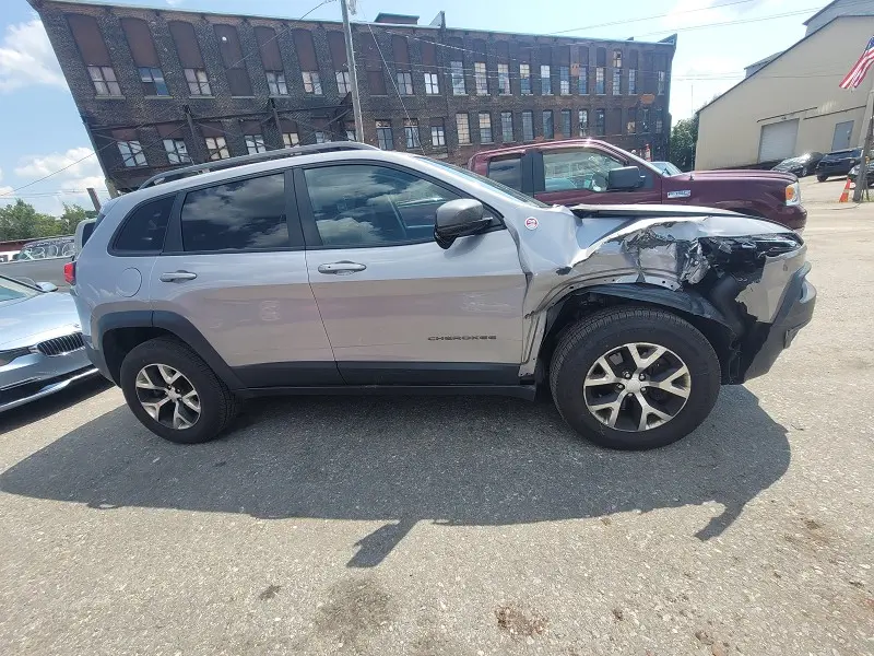 2017 Jeep Cherokee Trailhawk 4X4 photo 4