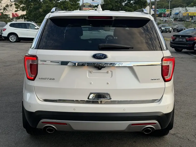 2017 Ford Explorer Limited 4WD photo 3