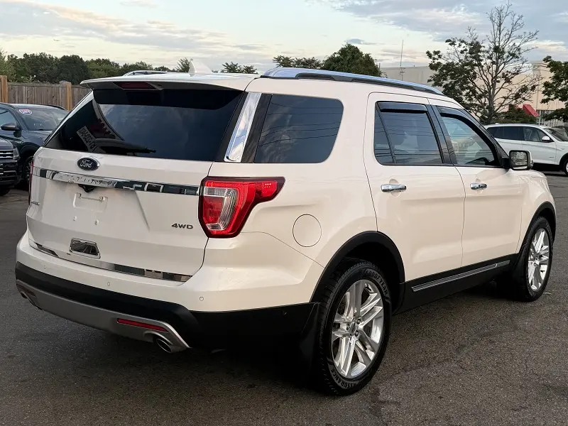 2017 Ford Explorer Limited 4WD photo 4