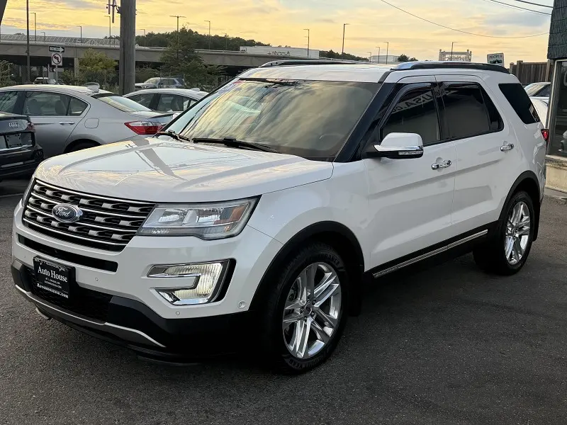 2017 Ford Explorer Limited 4WD photo 5