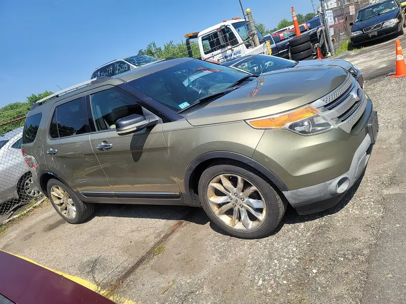 2012 Ford Explorer XLT 4x4 photo 4