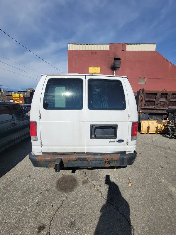 2014 Ford E-Series E-250 Van photo 4