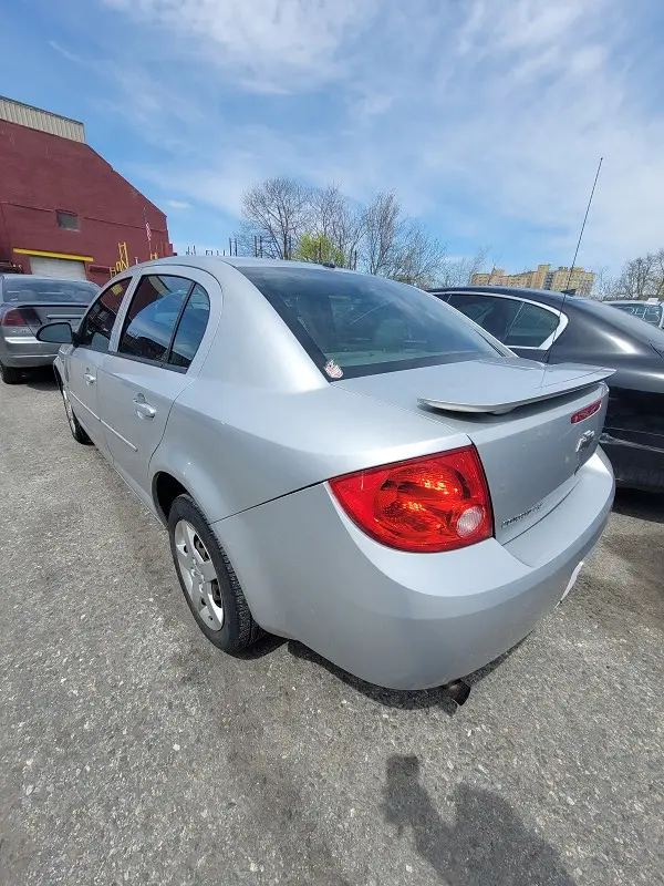 2008 Chevrolet Cobalt LS photo 3
