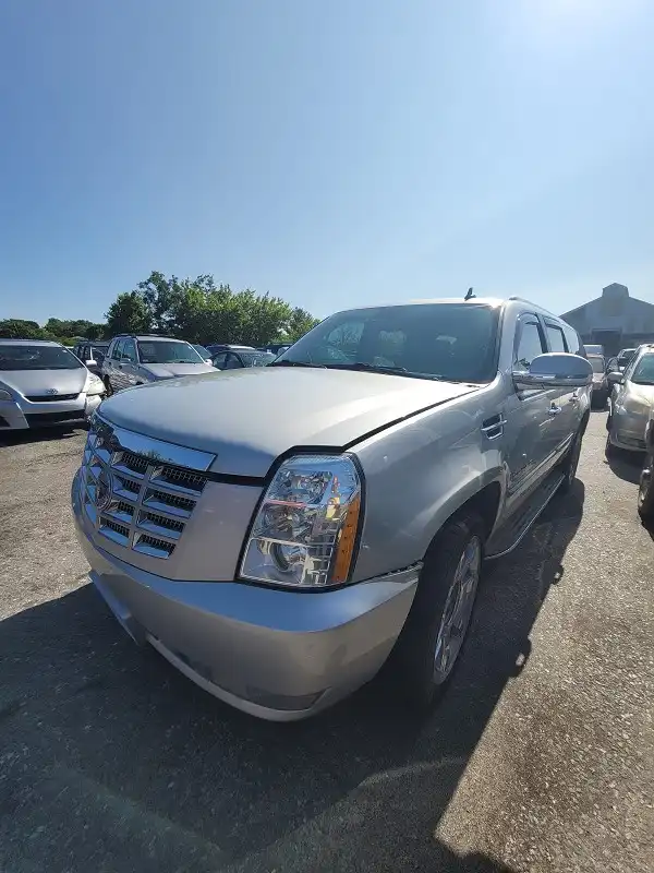 2011 Cadillac Escalade ESV AWD Luxury's photo