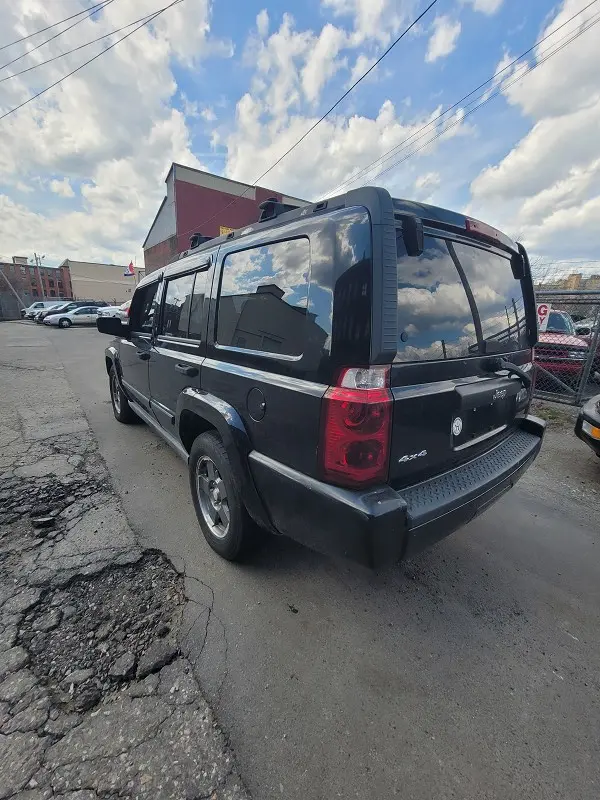 2006 Jeep Commander 4X4 photo 3