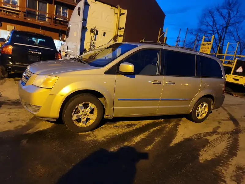 2009 Dodge Grand Caravan SXT FWD's photo