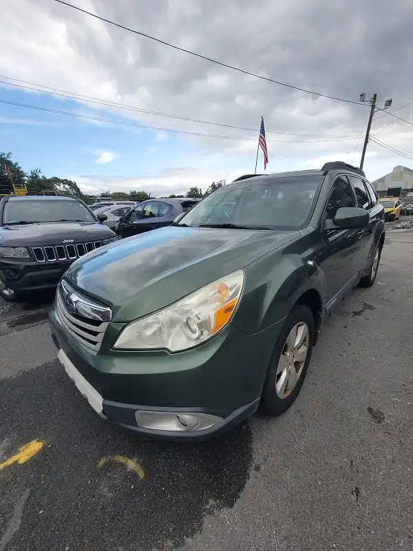 2010 Subaru Outback 2.5i Limited CVT PZEV's photo