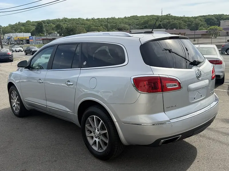 2017 Buick Enclave Leather AWD photo 3
