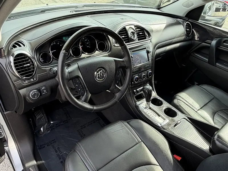 2017 Buick Enclave Leather AWD photo 5