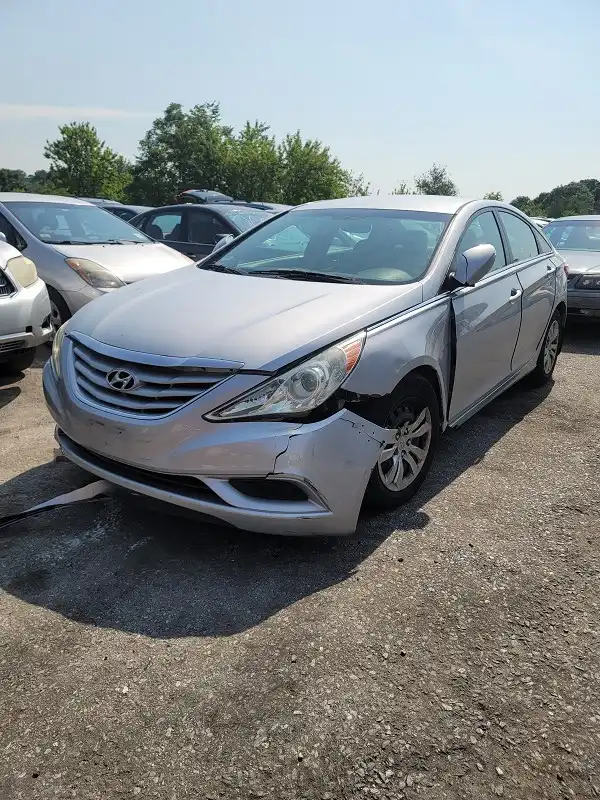 2011 Hyundai Sonata GLS I4 A/T's photo
