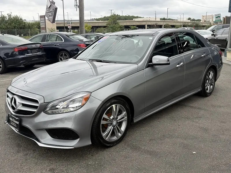 2015 Mercedes-Benz E-Class E250 BlueTEC Luxury 4MATIC photo 4