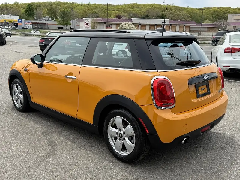 2016 MINI Cooper Base photo 3