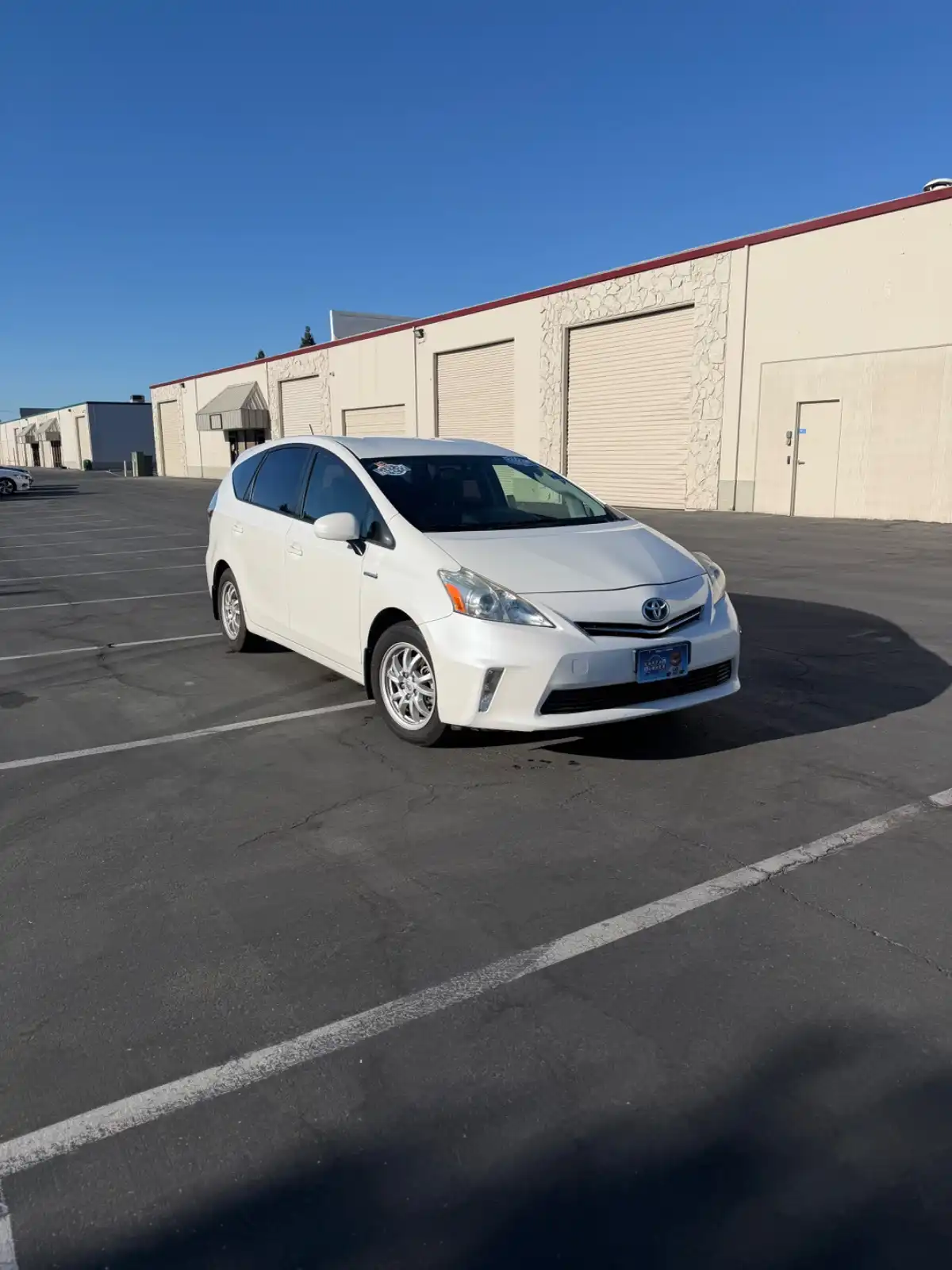 2013 Toyota Prius v Five's photo