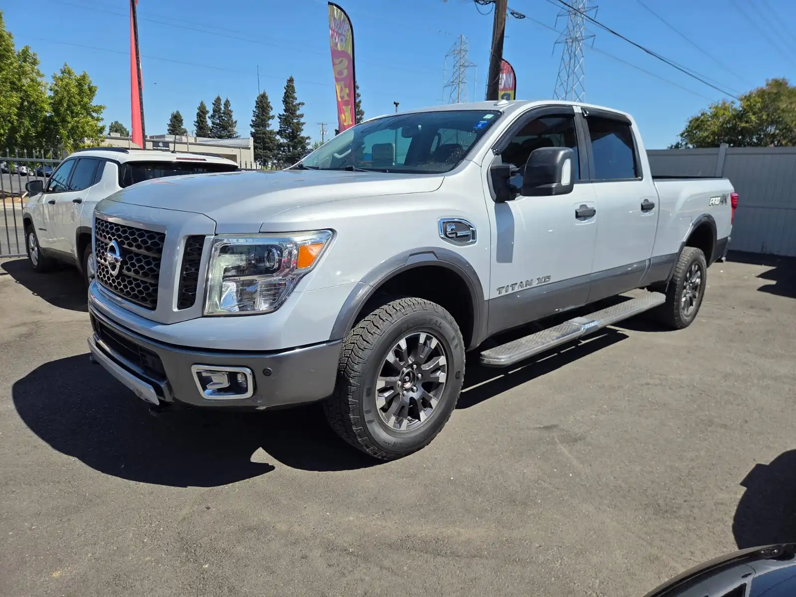2019 Nissan Titan XD's photo