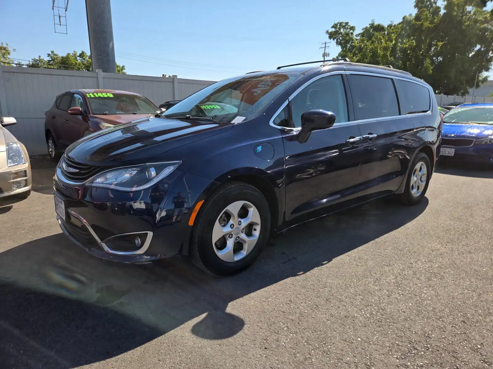 2018 Chrysler Pacifica Hybrid Touring Plus's photo