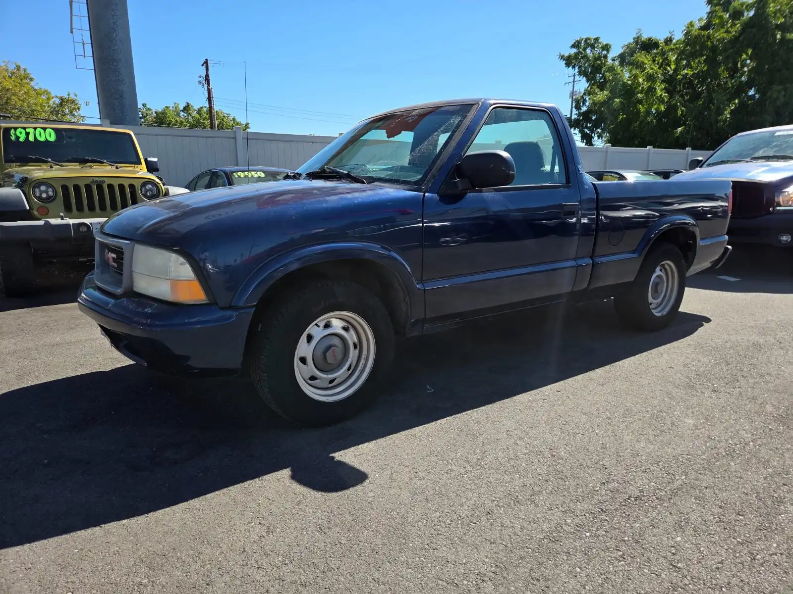 2002 GMC Sonoma 2WD Regular Cab SWB SL's photo