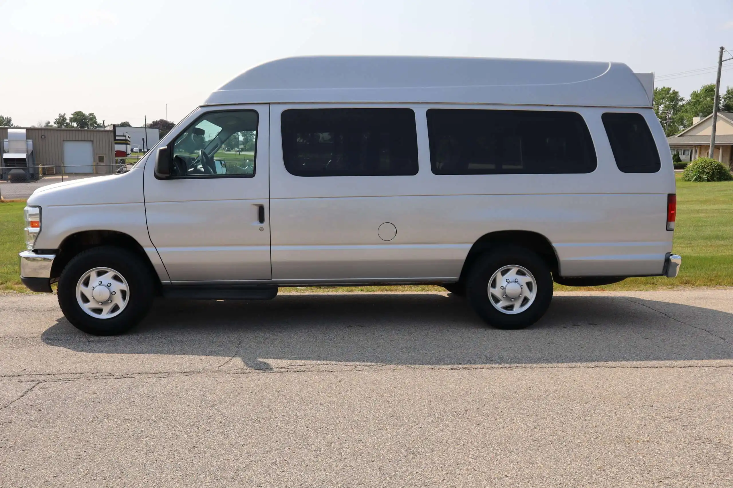 2013 Ford E-Series E-350 Super Duty Extended's photo