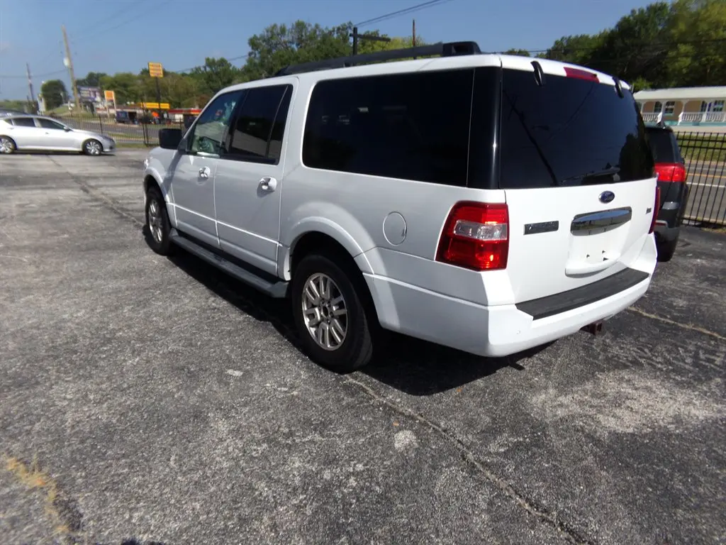 2012 Ford Expedition XLT EL photo 5