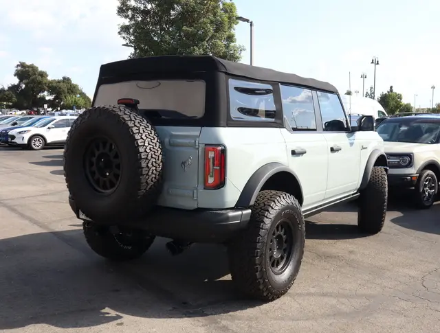 2021 Ford Bronco Badlands 4x4 photo 4