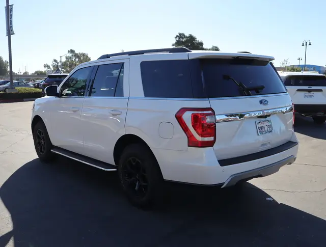 2019 Ford Expedition XLT photo 3