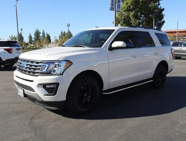 2019 Ford Expedition XLT photo 4