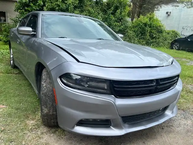 2015 Dodge Charger SE's photo