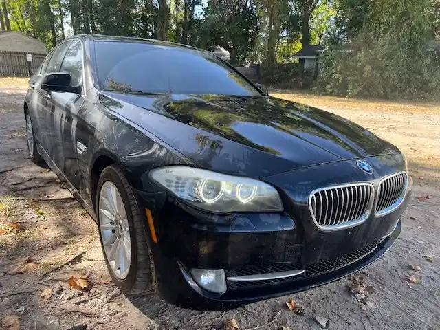 2011 BMW 5 Series 535i xDrive Sedan's photo