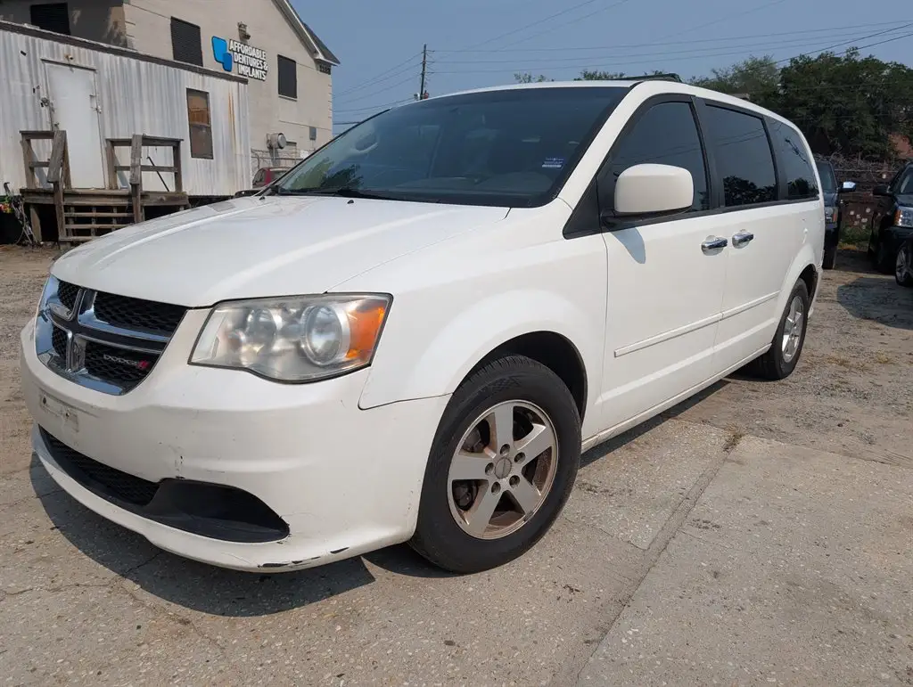 2012 Dodge Grand Caravan SXT photo 1