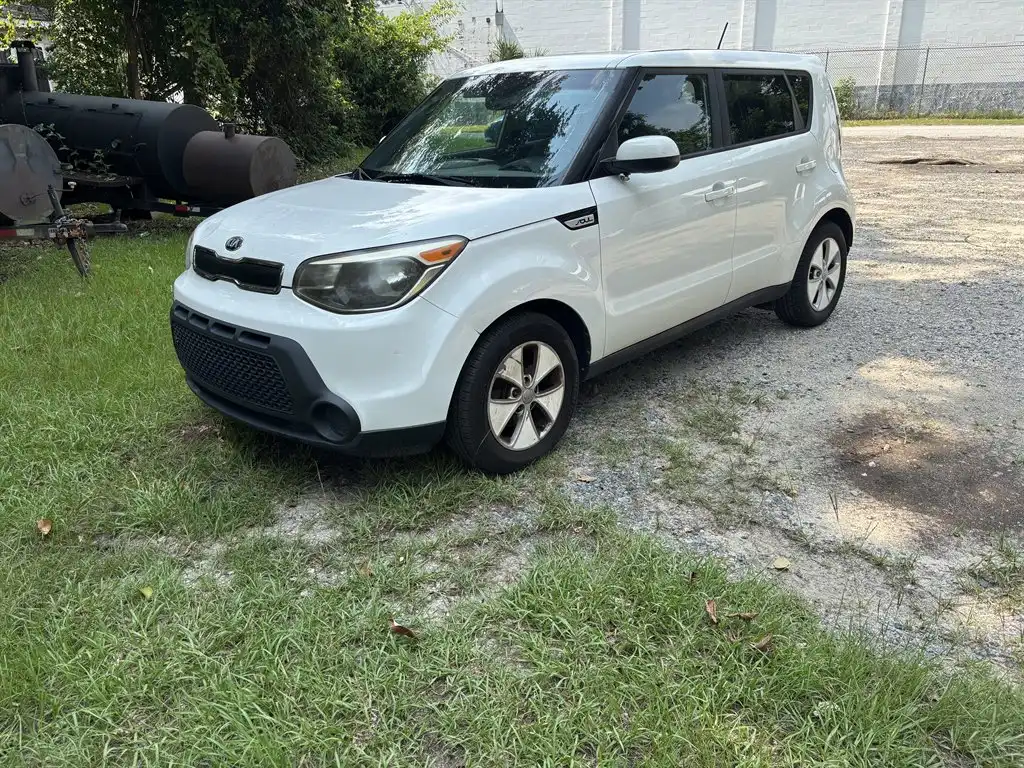 2015 Kia Soul 1.6L Base AT 5-Door's photo