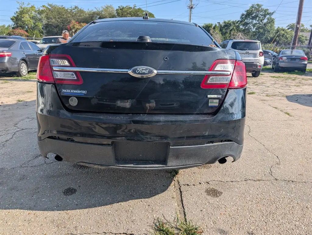 2017 Ford Taurus undefined photo 3