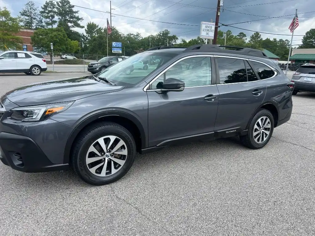 2022 Subaru Outback Premium's photo