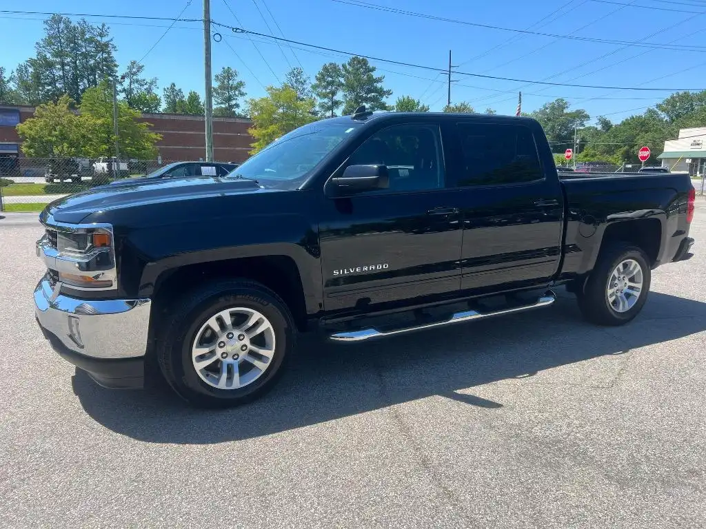 2017 Chevrolet Silverado 1500 LT Crew Cab Short Box's photo