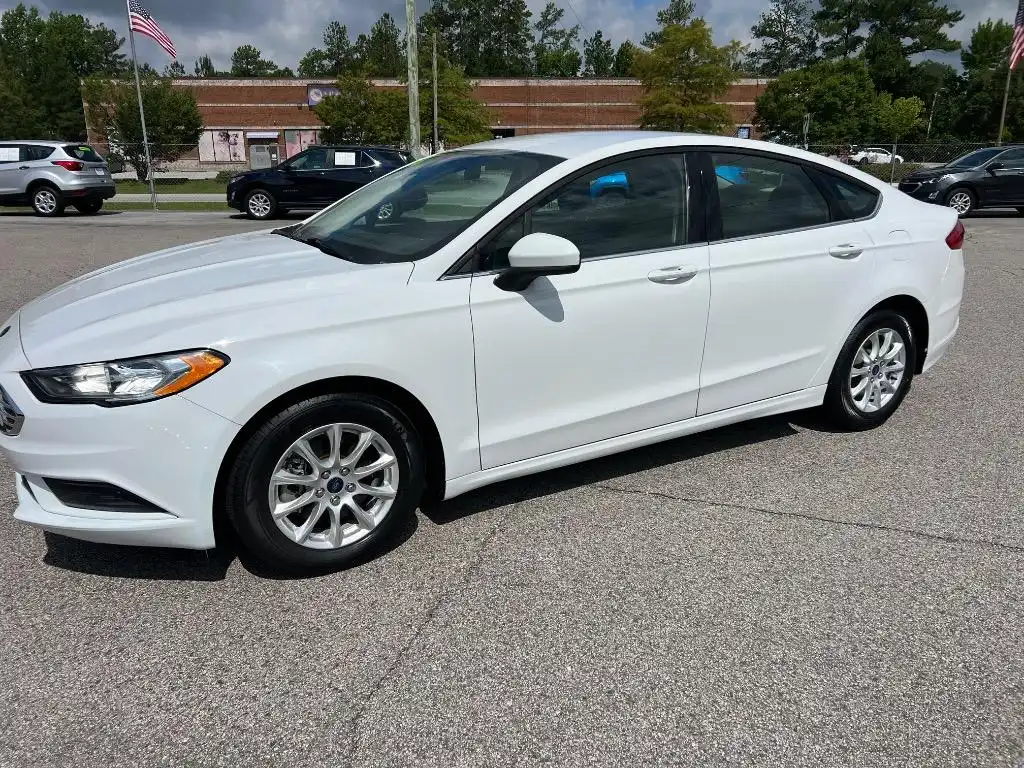2018 Ford Fusion S FWD's photo
